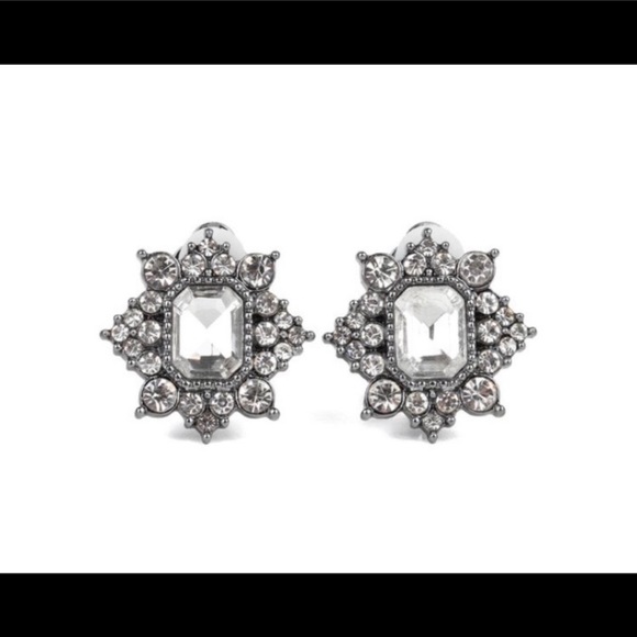 Jewelry - Beautiful Vintage Earrings!